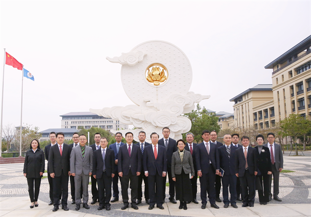 2024年2月26日，星际娱乐官网党委书记、董事长刘敬桢一行接见澳门大学，双方签署战术合作和谈并就进一步深入合作进行座谈。。。澳门大学堂长宋永华、副校长徐建，星际娱乐官网副总经理（主持经营工作）胡建伟，副总经理董增贺、晋斌等出席活动。。。1.png