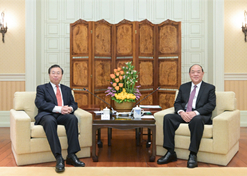 2024年2月26日，，澳门特区行政主座贺一诚会见星际娱乐官网党委书记、董事长刘敬桢一行，，双方就推动大健康产业发展、横琴粤澳深度合作区建设等议题互换定见